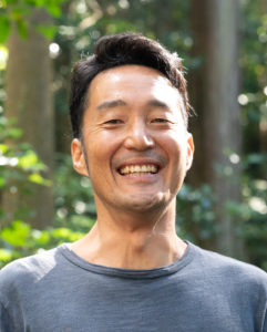 塚越暁 (HARAPPA(株) 代表取締役／原っぱ大学ガクチョー)